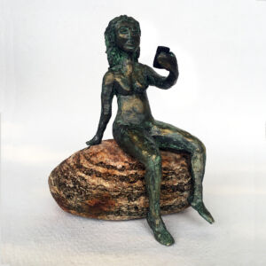 "Självbild" skulptur i papiermaché. Höjd 17 cm. 2900 kr.
